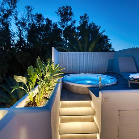 شقة 1081 Luxurious Beachfront Penthouse With Private Jacuzzi ماربيا