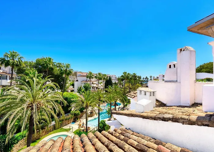 Lägenhet 1081 Luxurious Beachfront Penthouse With Private Jacuzzi Marbella