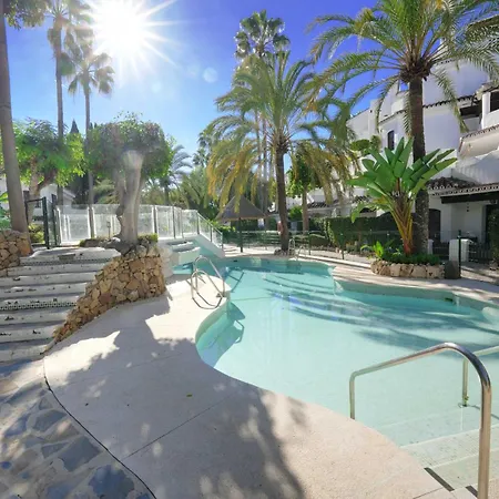 1081 Luxurious Beachfront Penthouse With Private Jacuzzi Daire *