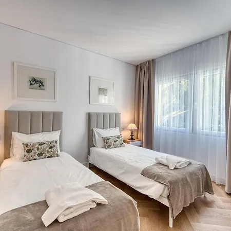 1081 Luxurious Beachfront Penthouse With Private Jacuzzi Lejlighed *